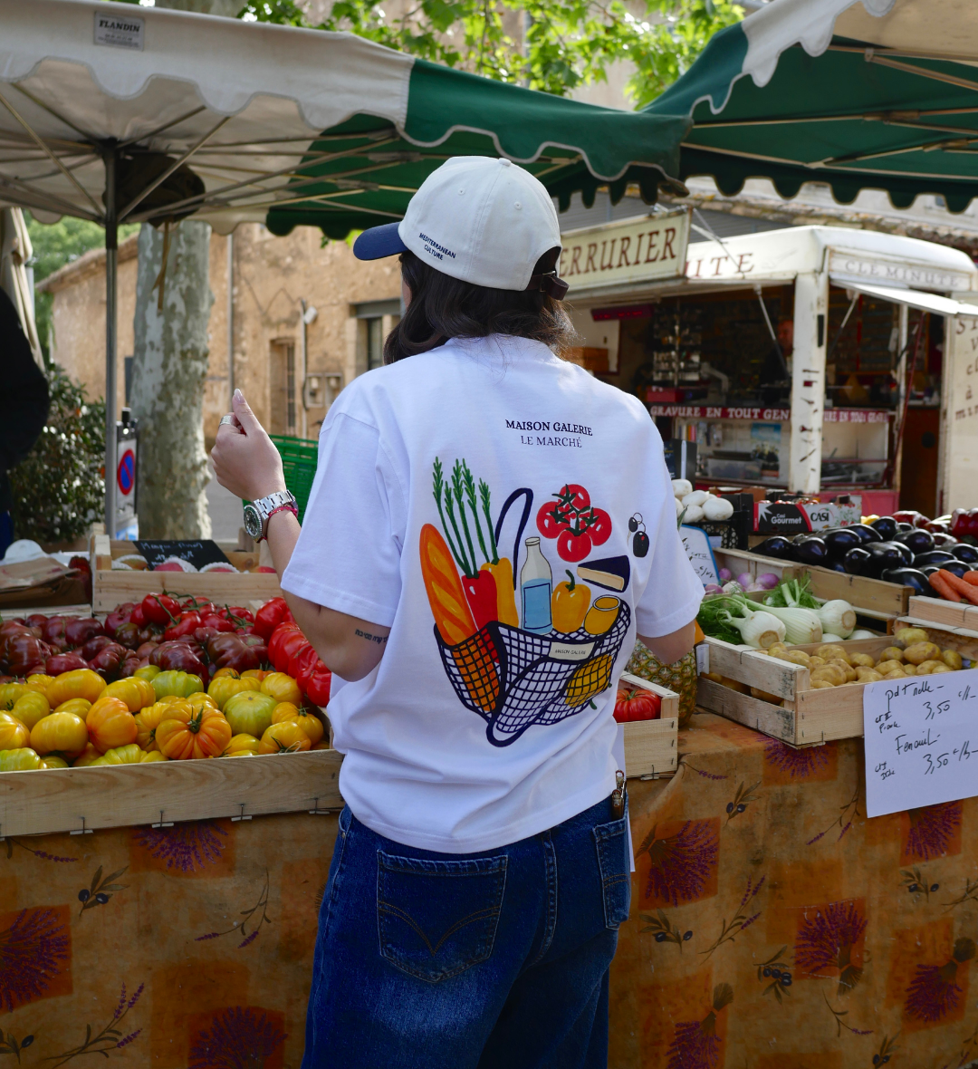 Le marché Tee White